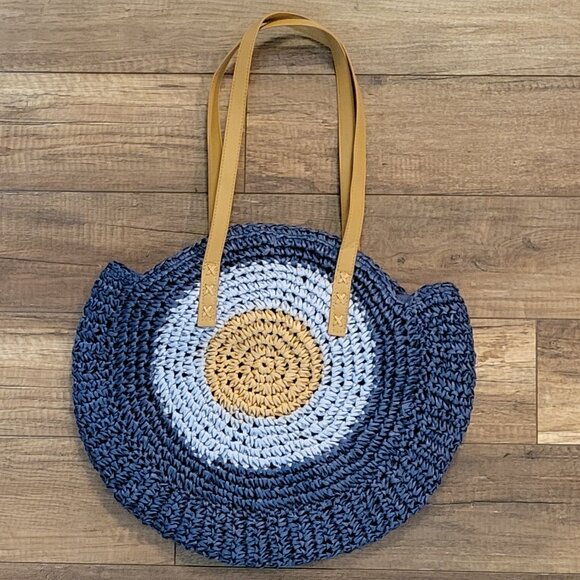 COPY - NWOT Woven Straw Tote/Beach Bag with Zip Closure - Picture 1 of 3